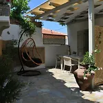 Yalos
