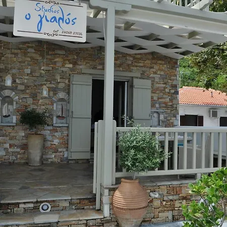 Apartament Yalos