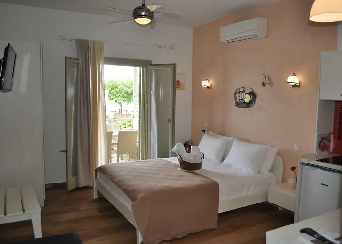 Apartment Studios Yalos *